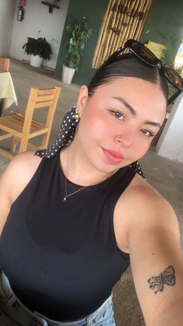 <em>Ana R.</em>